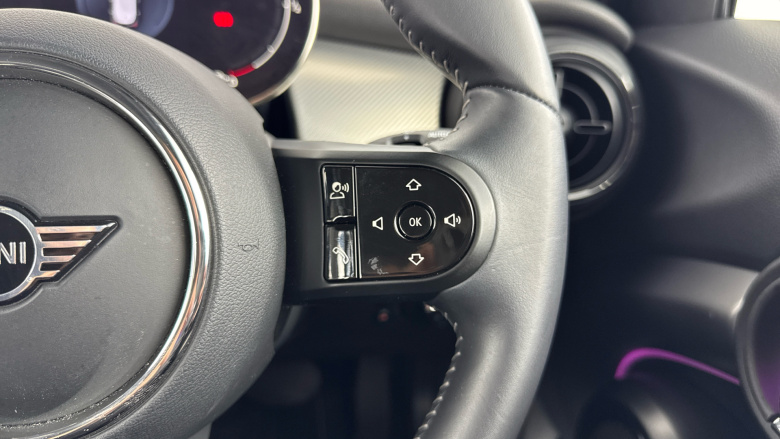 MINI Hatchback 1.5 Cooper Exclusive 5dr Auto Petrol Hatchback